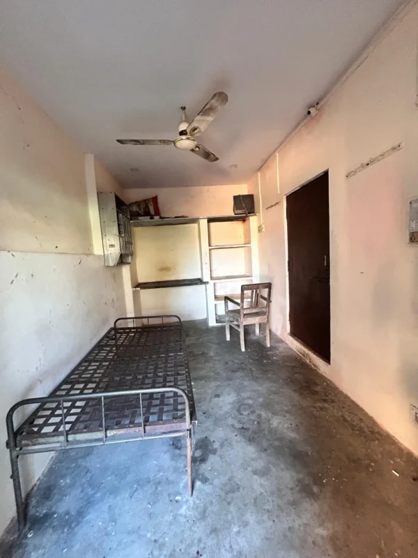 Most affordable single room in Mp nagar #33