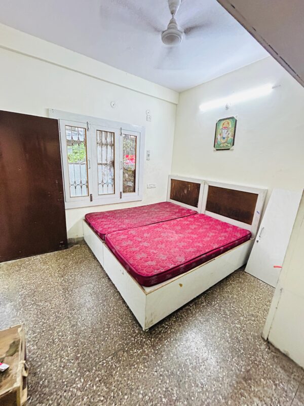 Rn-175 Flat in Indrapuri